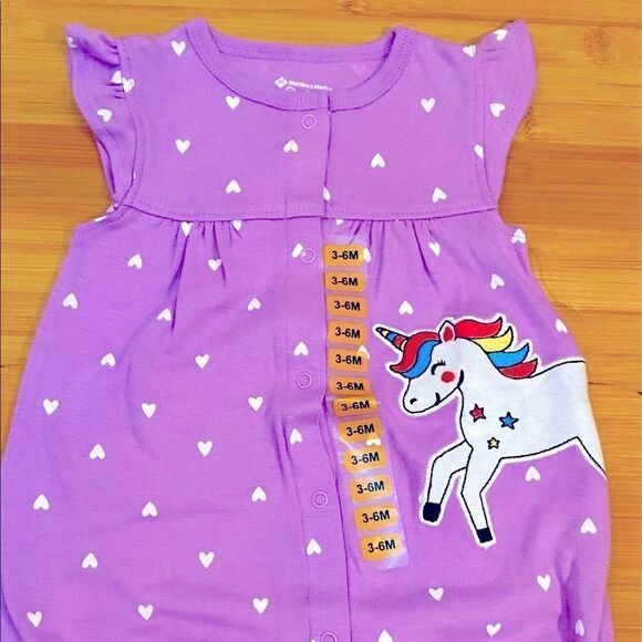 Carter's Other - 3/$15 Carter’s baby girl 6-9 month unicorn onesie